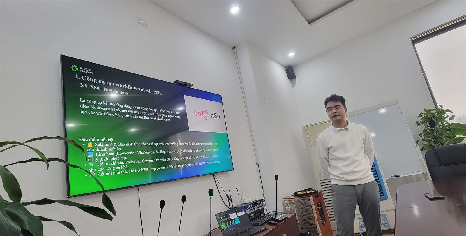 Buổi đào tạo nội bộ về công cụ AI và tự động hóa quy trình